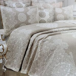 ЛУКСОЗНО  ПОКРИВАЛО  ЗА  СПАЛНЯ  ОТ  ЖАКАРД  -  240/260 см